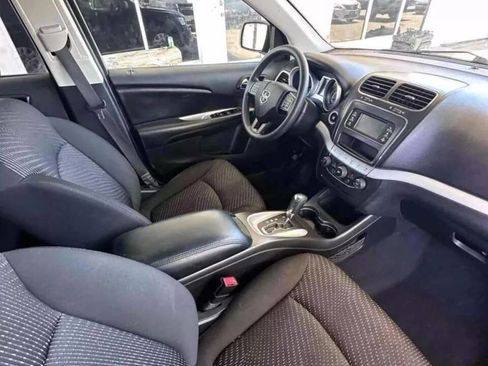 Used 2020 Dodge Journey SE image 8