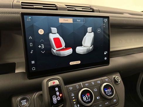 Used 2025 Land Rover Defender 110 S image 22