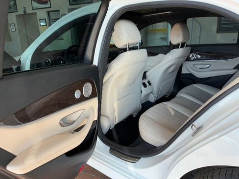 Used 2020 Mercedes-Benz E 350 Sedan image 28