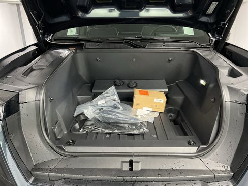 New 2026 GMC Sierra EV Elevation w/ LPO, Elevation Dark Package image 63