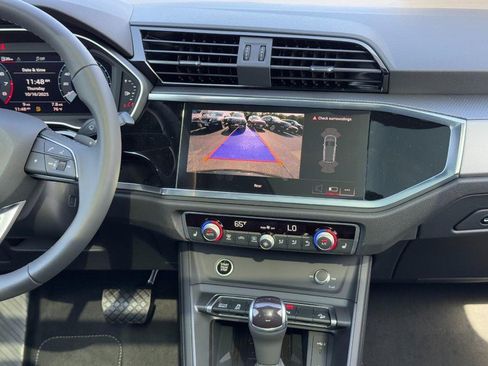 New 2025 Audi Q3 2.0T Premium image 9