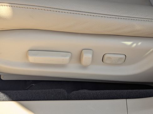 Used 2012 Acura TL Auto image 21