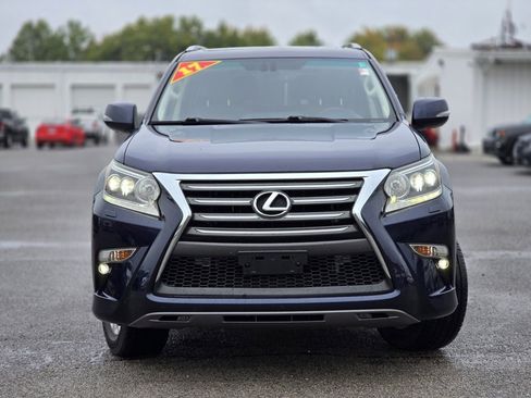 Used 2017 Lexus GX 460 image 2