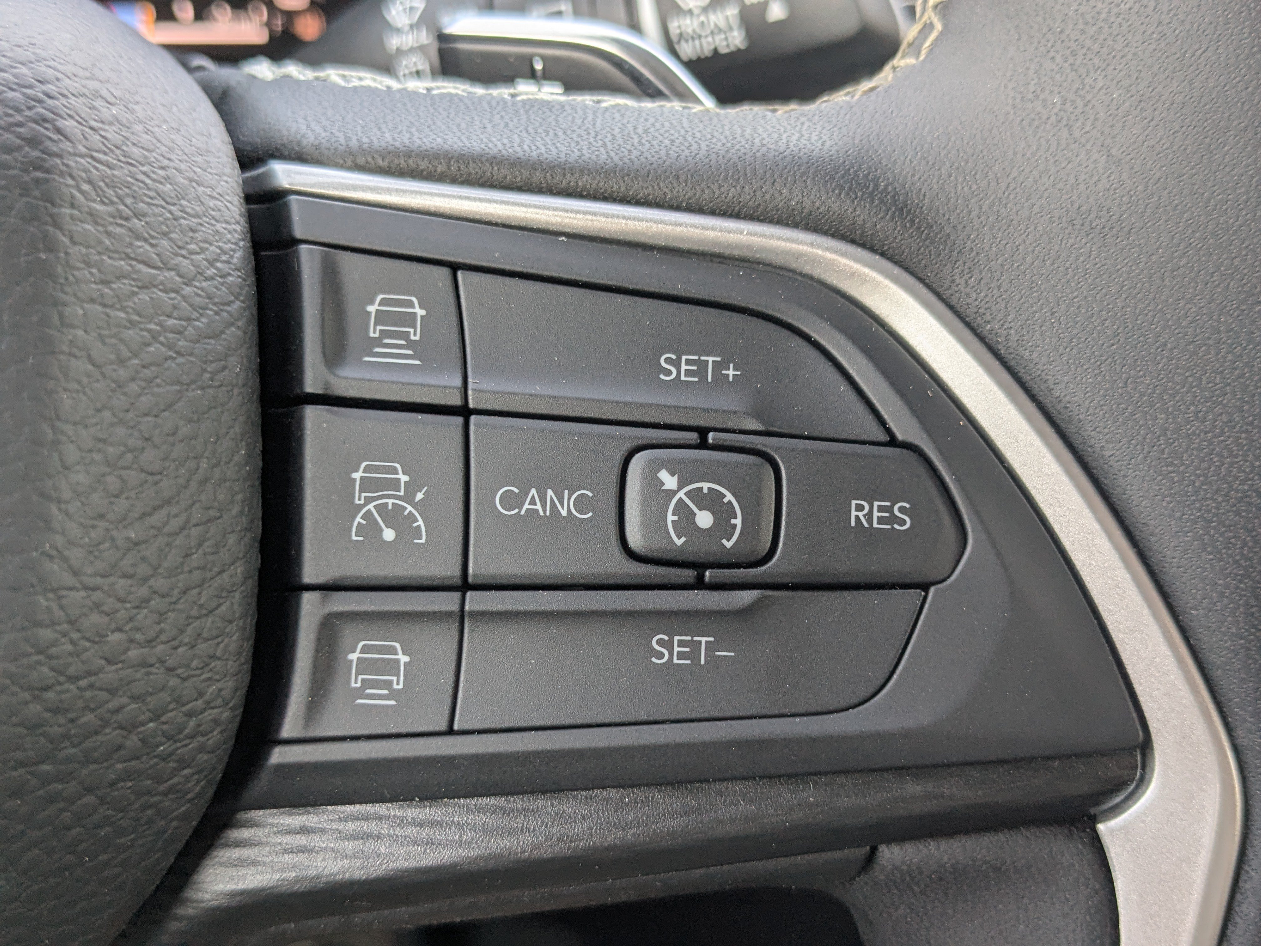 Used 2025 Jeep Grand Cherokee Altitude AWD/4WD image 28