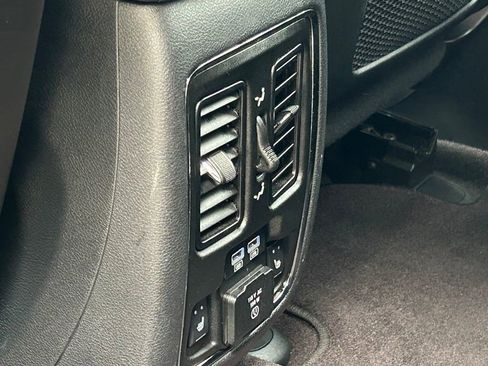 Used 2018 Jeep Grand Cherokee Limited image 40