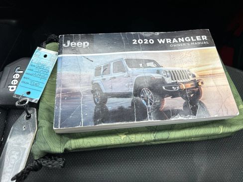 Certified 2020 Jeep Wrangler Sport AWD/4WD image 19