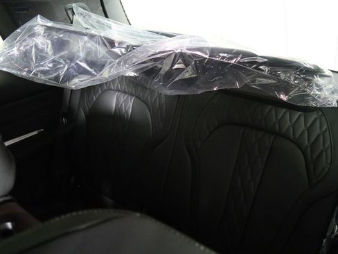 Used 2026 BMW X7 M60i image 18