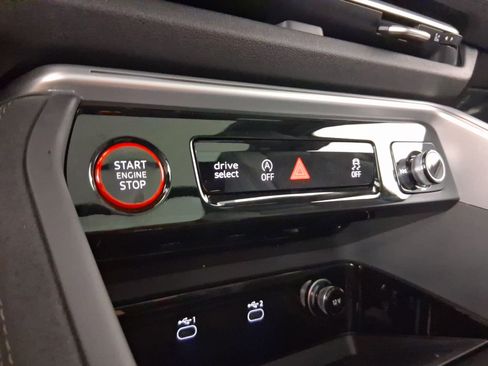 New 2025 Audi SQ5 Premium Plus image 27