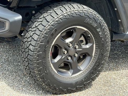 Used 2023 Jeep Gladiator Rubicon w/ LED Lighting Group AWD/4WD image 10