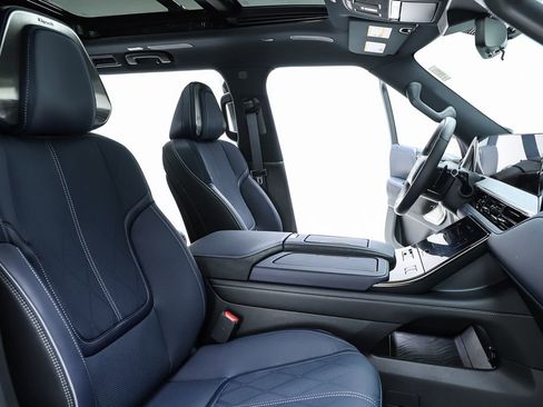 New 2026 INFINITI QX80 4WD w/ Sport Exterior Package image 37