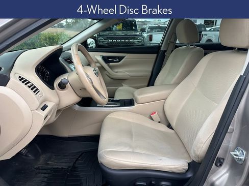 Used 2015 Nissan Altima 2.5 SV w/ Convenience Package image 7