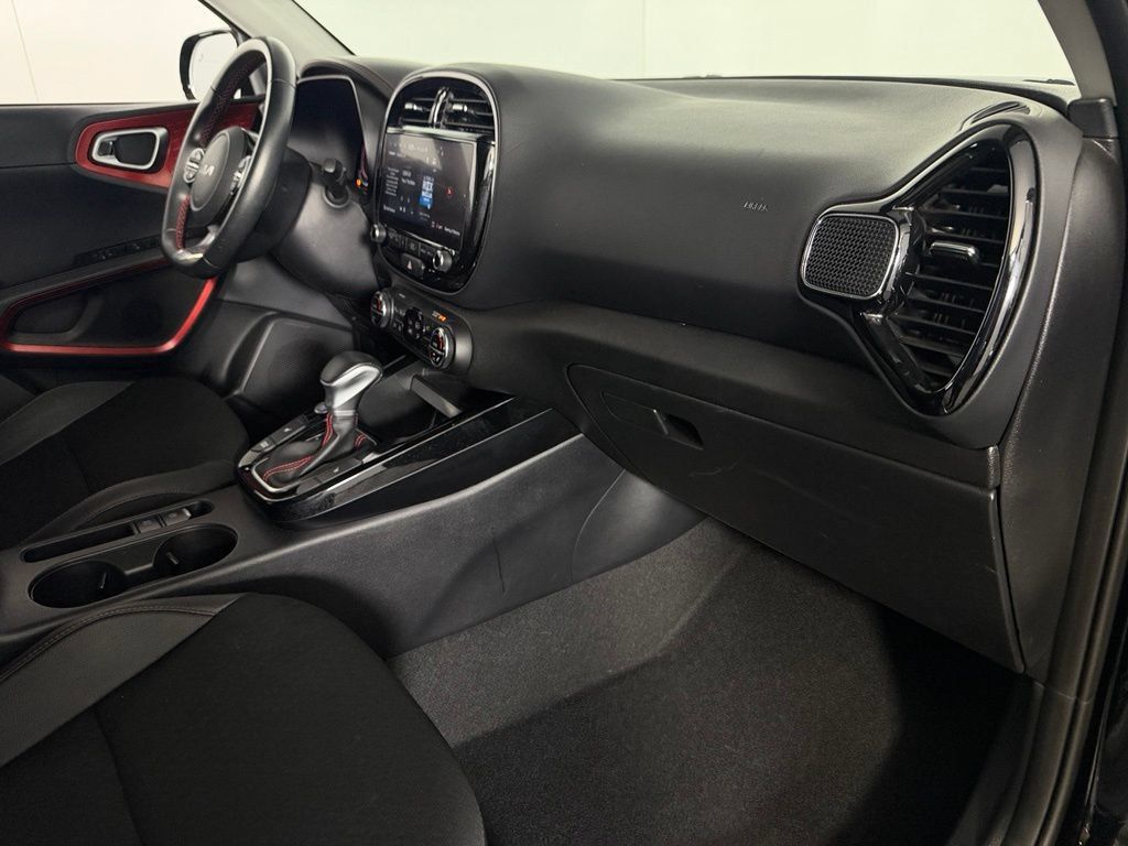 Used 2024 Kia Soul GT-Line w/ Option Group 020 FWD image 33