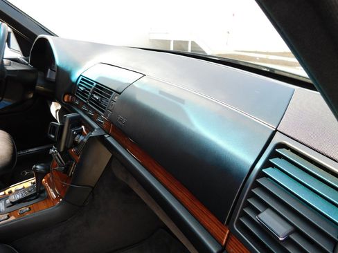 Used 1992 Mercedes-Benz 300 SE image 27