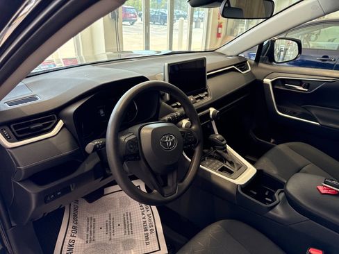 Used 2025 Toyota RAV4 XLE image 10