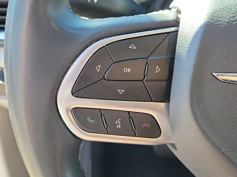 Used 2022 Chrysler Voyager LX FWD image 23