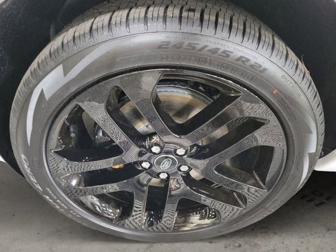 New 2025 Land Rover Discovery Sport S image 9