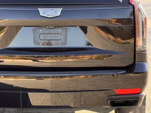 Certified 2023 Cadillac Escalade Sport w/ Touring Package image 7