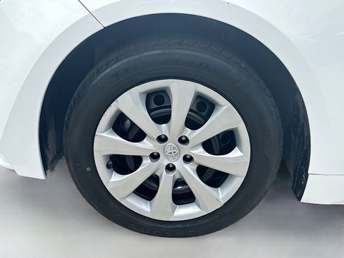 Used 2022 Toyota Corolla LE FWD image 34
