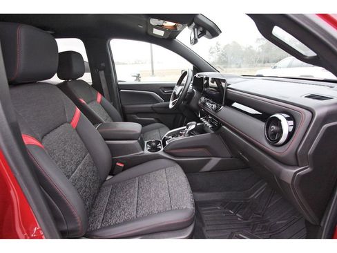 Used 2024 Chevrolet Colorado Z71 w/ Z71 Convenience Package 2 image 24