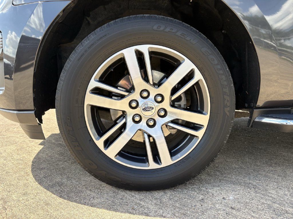Used 2022 Ford Expedition Max XLT RWD image 9