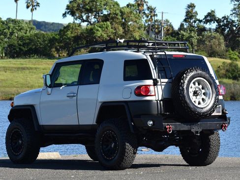 Used 2010 Toyota FJ Cruiser 4WD image 14