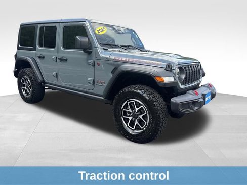 Used 2025 Jeep Wrangler Unlimited Rubicon AWD/4WD image 11
