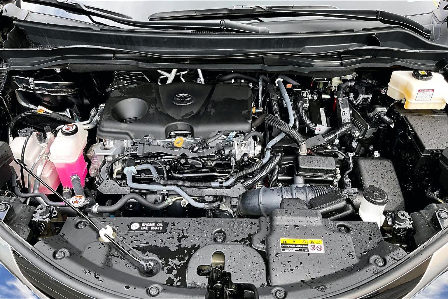 Used 2025 Toyota Sienna Limited FWD image 32