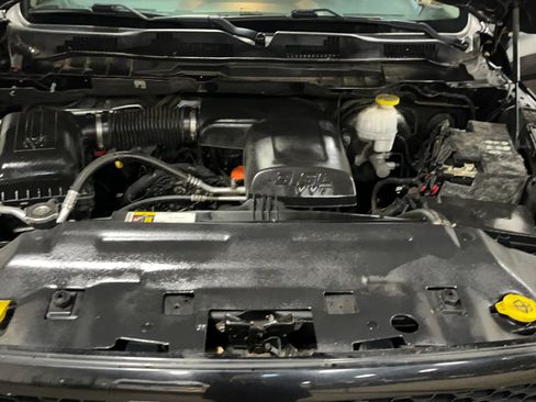 Used 2018 RAM 1500 Express w/ Express Value Package image 39