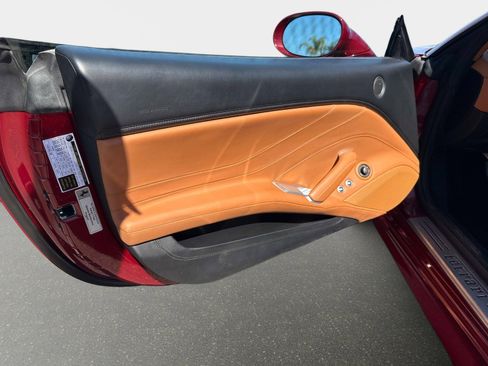 Used 2015 Ferrari California T image 11