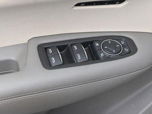 Used 2022 Cadillac XT6 Premium Luxury image 15