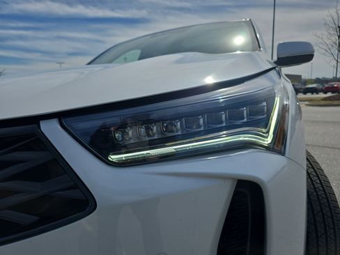 Used 2025 Acura RDX w/Technology Package image 30