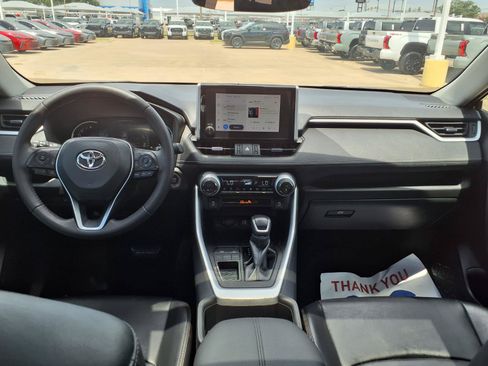 Used 2023 Toyota RAV4 XLE Premium FWD image 11