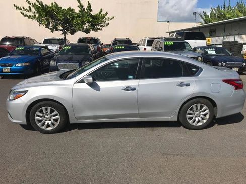 Used 2016 Nissan Altima 2.5 S w/ Power Driver Seat Package image 2