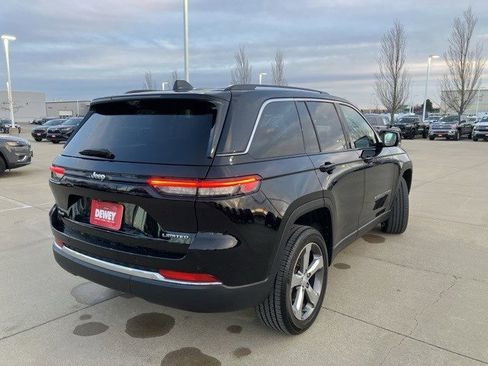 Certified 2022 Jeep Grand Cherokee Limited w/ Luxury Tech Group II image 6