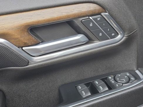 Used 2024 Chevrolet Silverado 3500 High Country image 38