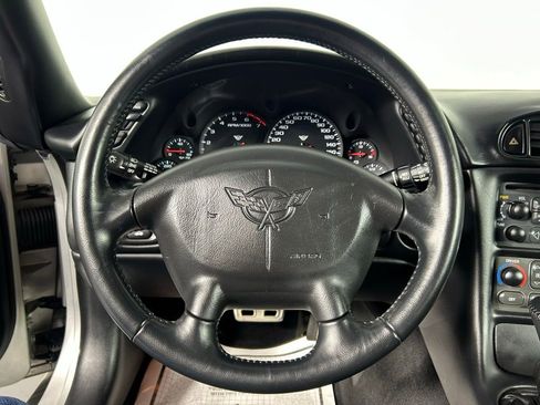 Used 2004 Chevrolet Corvette Convertible w/ Preferred Equipment Group RWD image 25