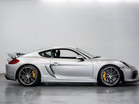 Used 2016 Porsche Cayman GT4 RWD image 3