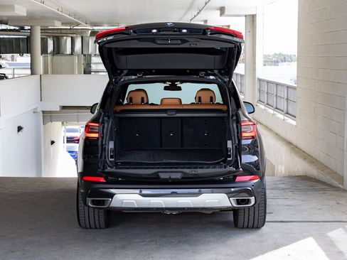 Used 2023 BMW X5 xDrive40i w/ Premium Package image 22