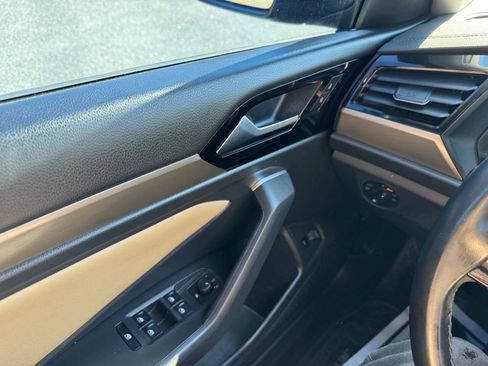 Used 2019 Volkswagen Jetta SEL Premium image 48