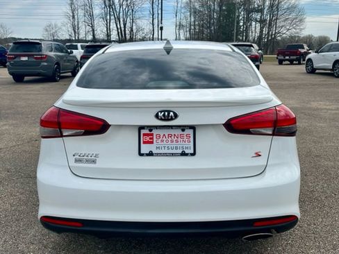 Used 2017 Kia Forte S image 5