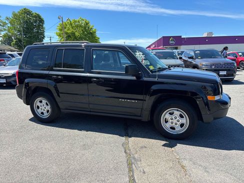 Certified 2016 Jeep Patriot Sport w/ Power Value Group FWD image 2