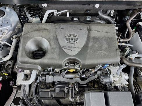 Used 2025 Toyota RAV4 XLE w/ Convenience Package image 31