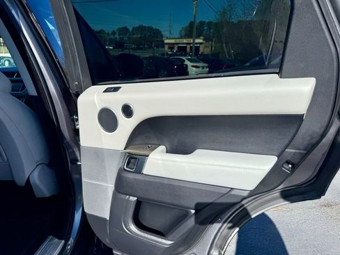 Used 2015 Land Rover Range Rover Sport HSE image 31