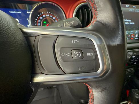 Used 2022 Jeep Gladiator Rubicon w/ Cold Weather Group AWD/4WD image 19