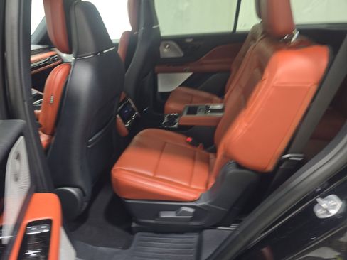 Used 2025 Lincoln Aviator Reserve w/ Equipment Group 201A image 15