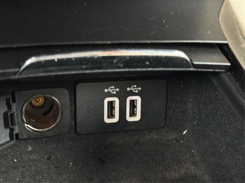 Used 2019 Lincoln MKC Premiere image 40