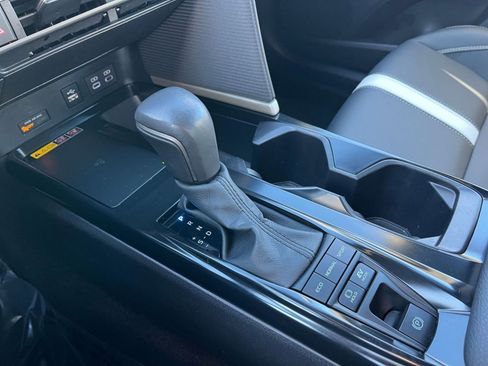 Used 2025 Toyota Camry LE image 41