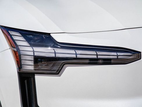 New 2026 Volvo EX30 Plus RWD image 10
