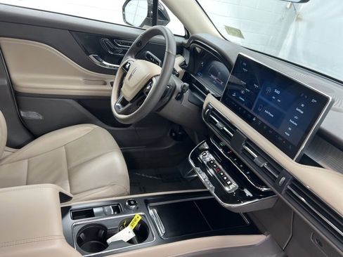 Used 2023 Lincoln Corsair AWD w/ Equipment Group 101A image 25