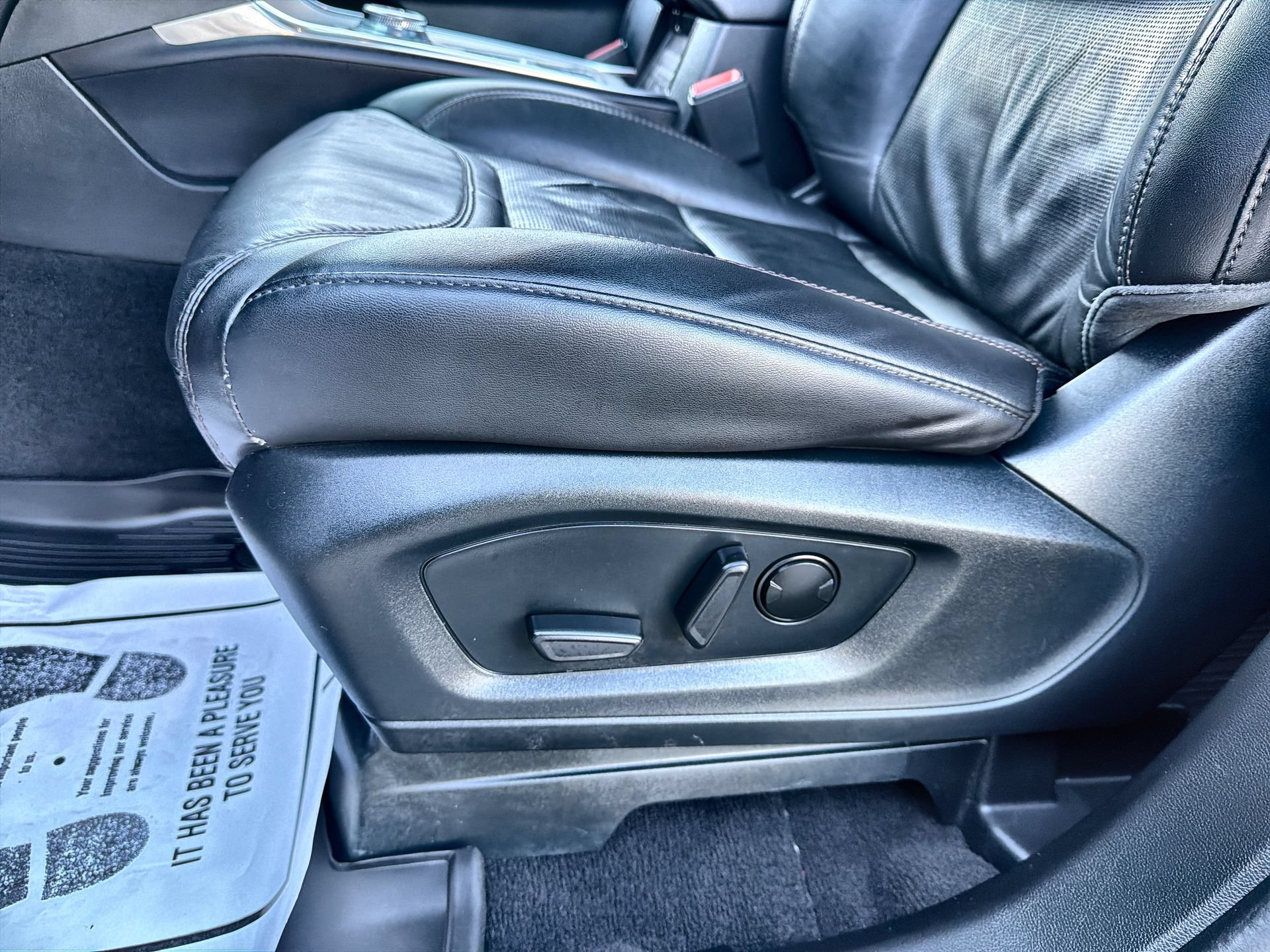 Certified 2023 Ford Explorer Platinum w/ Technology Package RWD image 12